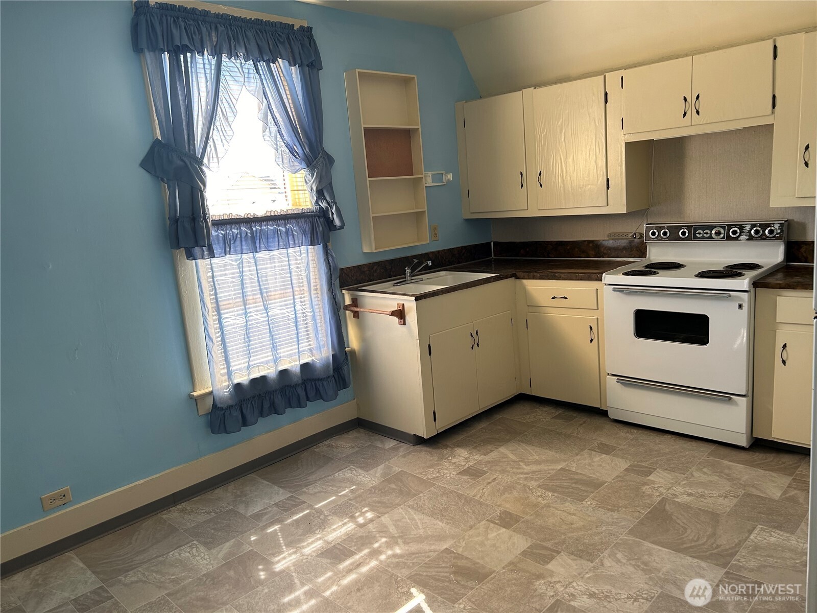 2428 Pacific Avenue Property Photo 15