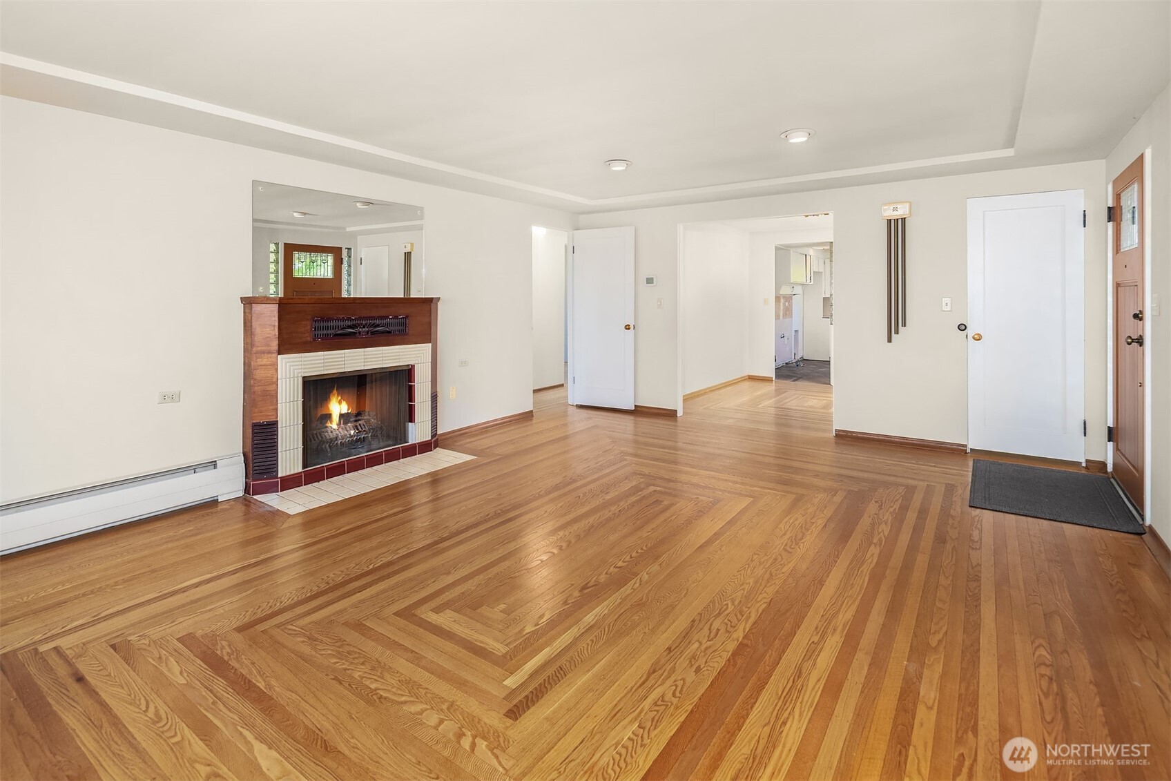 9421 190th Place Property Photo 6