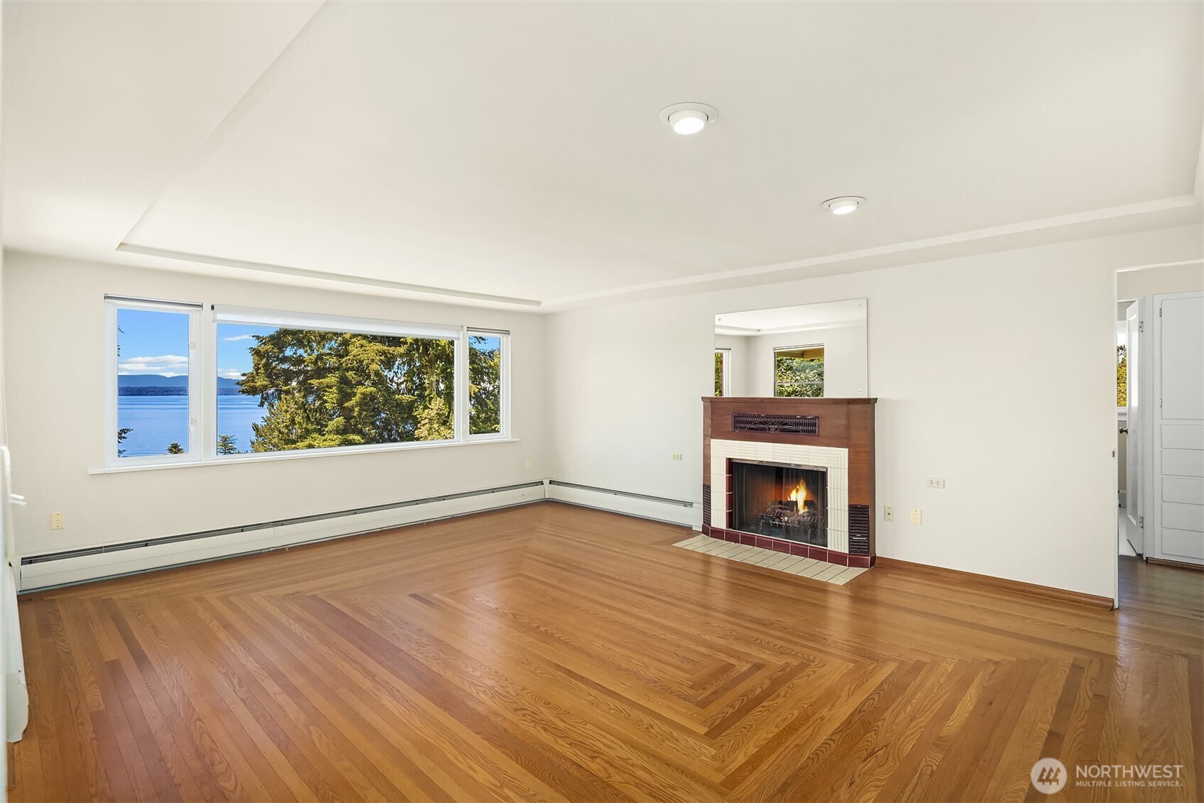 9421 190th Place Property Photo 7