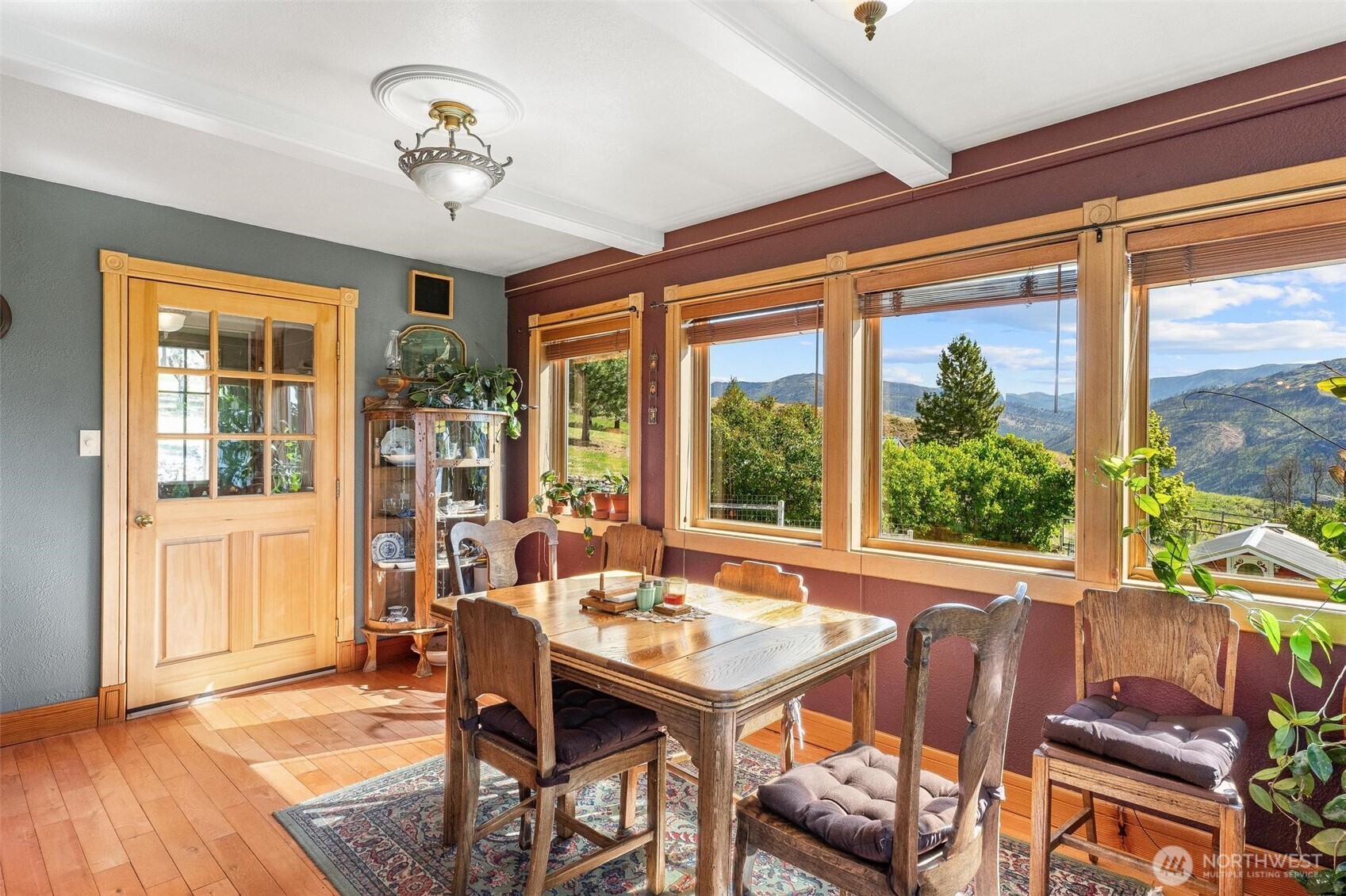2536948 Property Photo 5