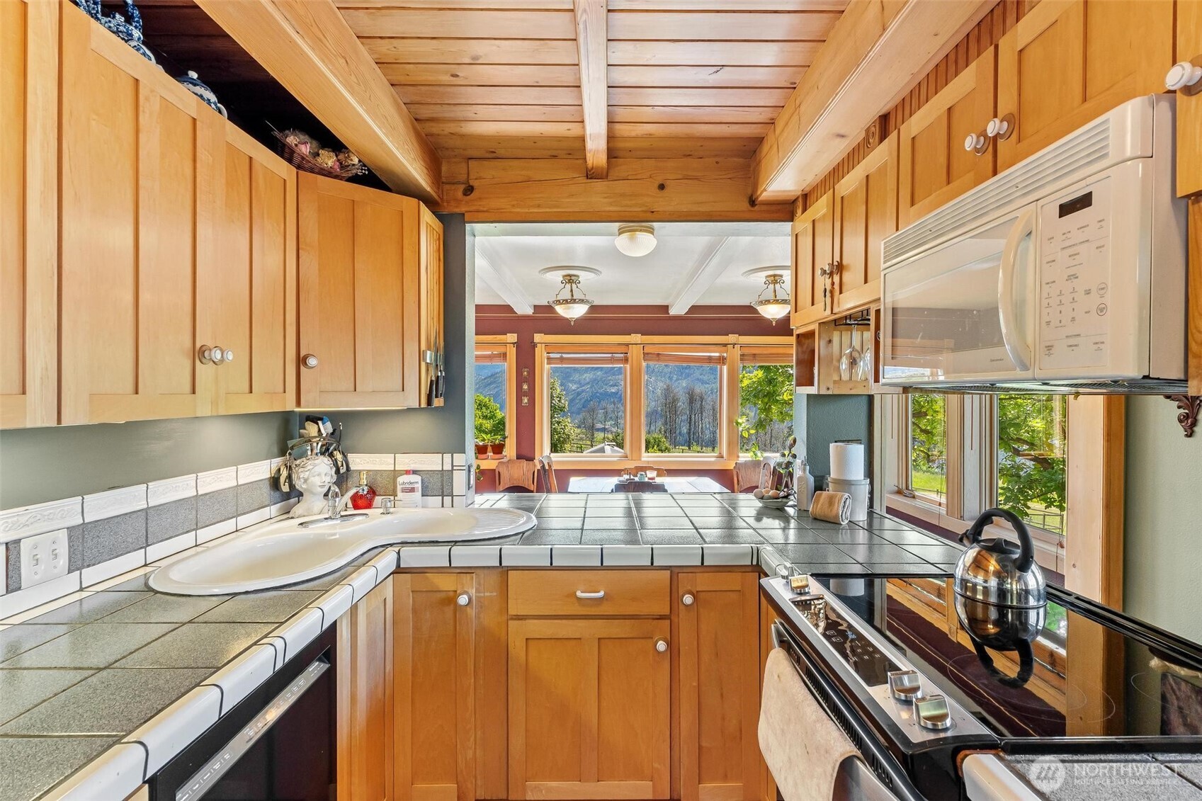 2536948 Property Photo 7