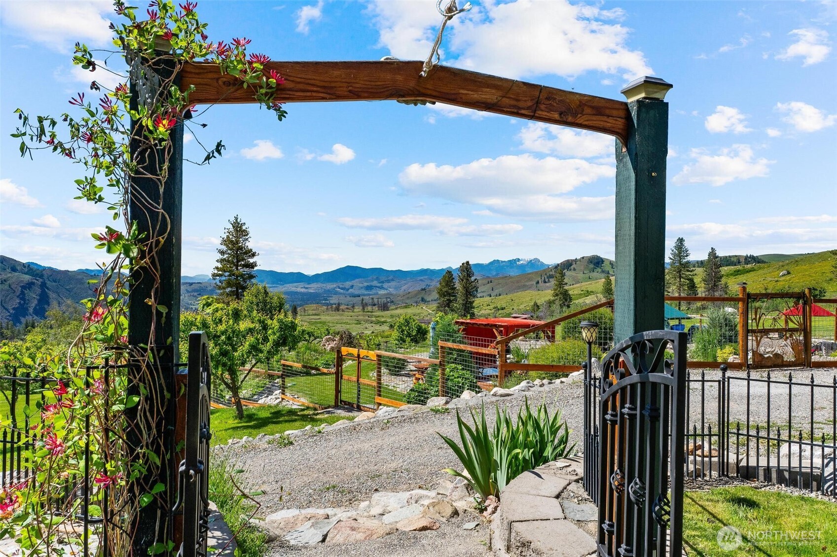 2536948 Property Photo 29