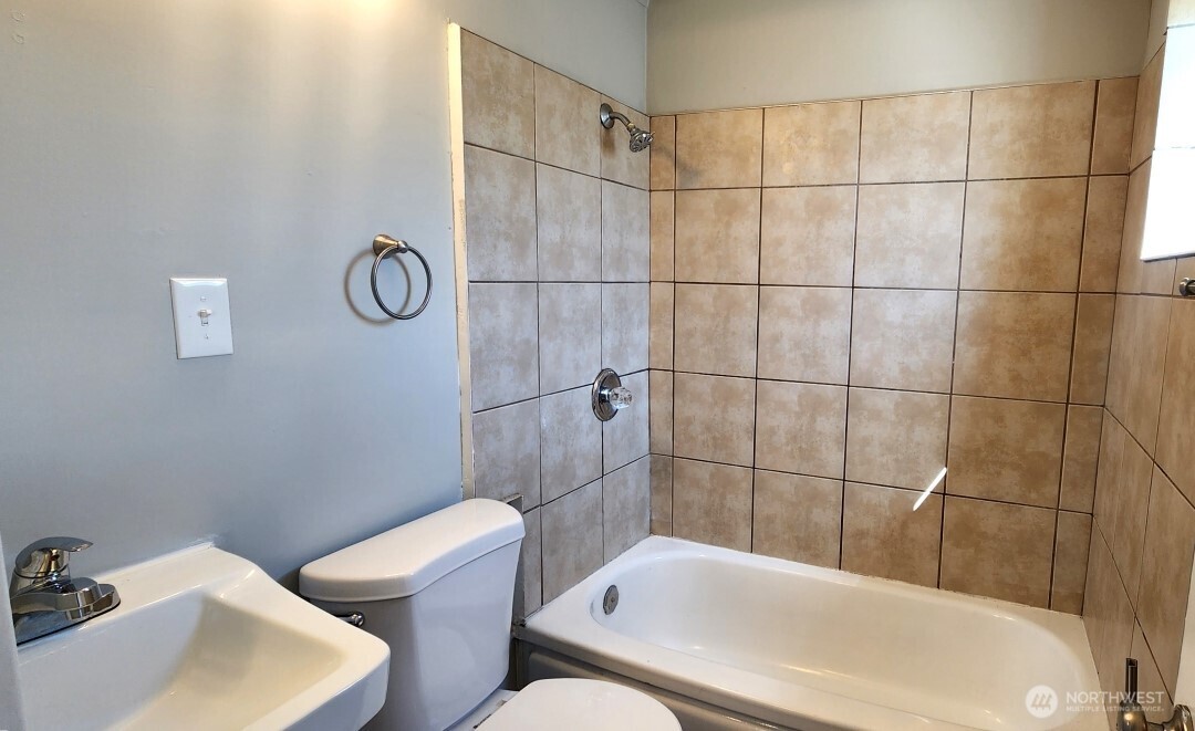 124 W Shoshone Street Property Photo 4