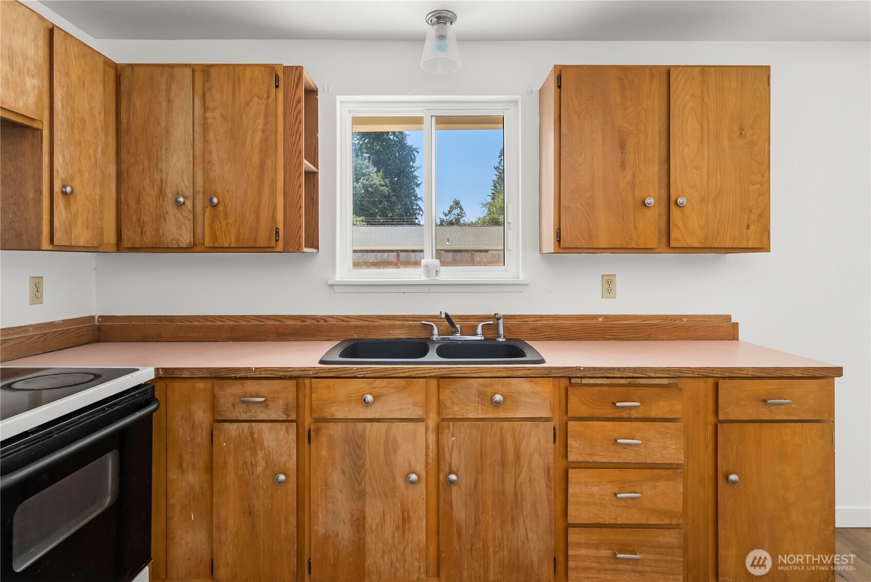 11734 Fry Avenue Property Photo 8