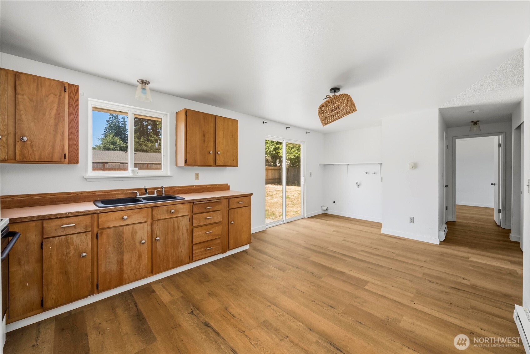 11734 Fry Avenue Property Photo 10