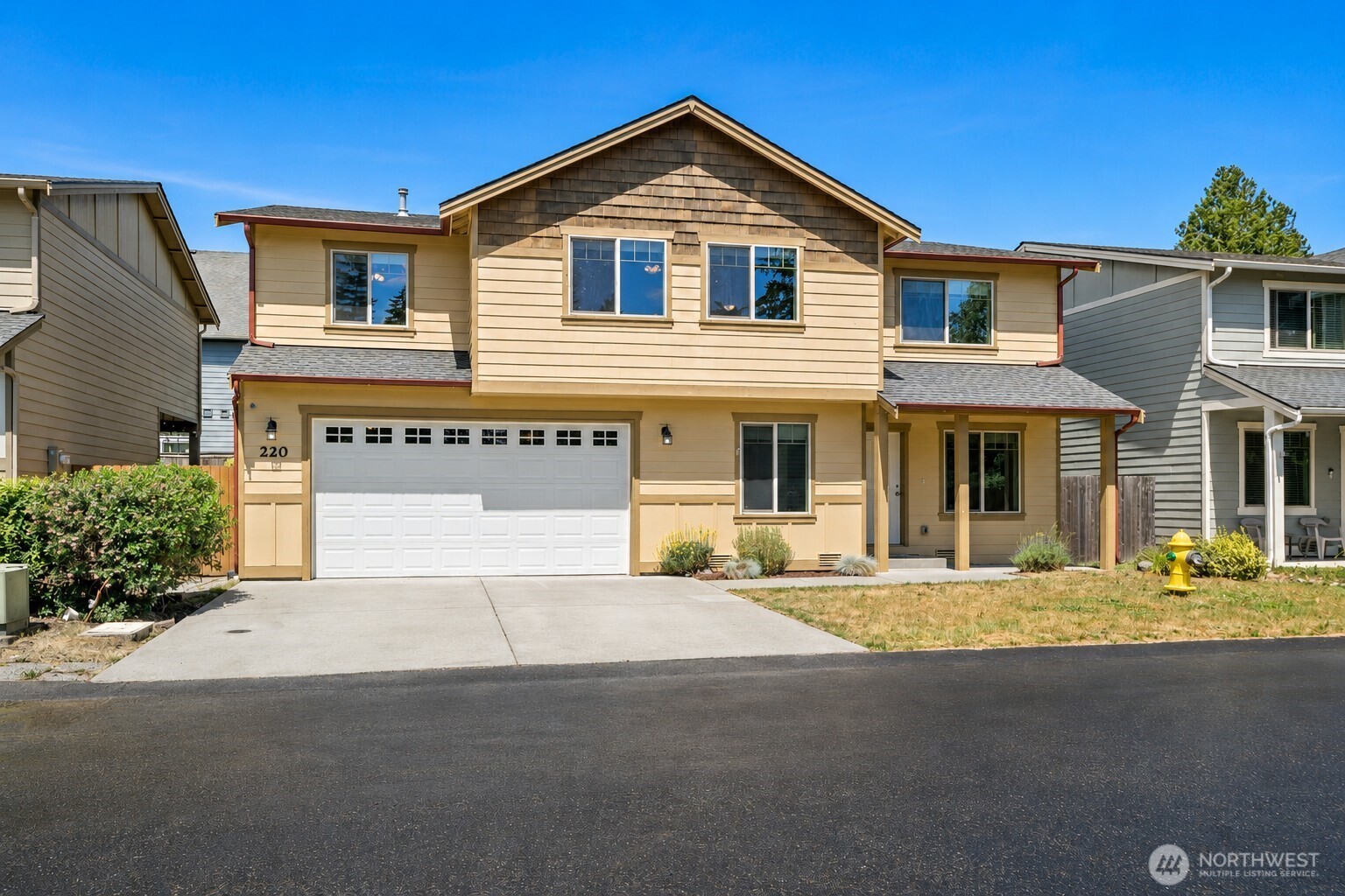 220 Ne Tronson Circle Property Photo 1