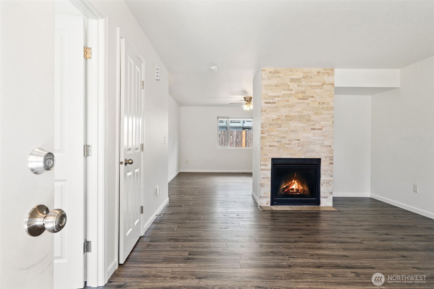 220 Ne Tronson Circle Property Photo 3