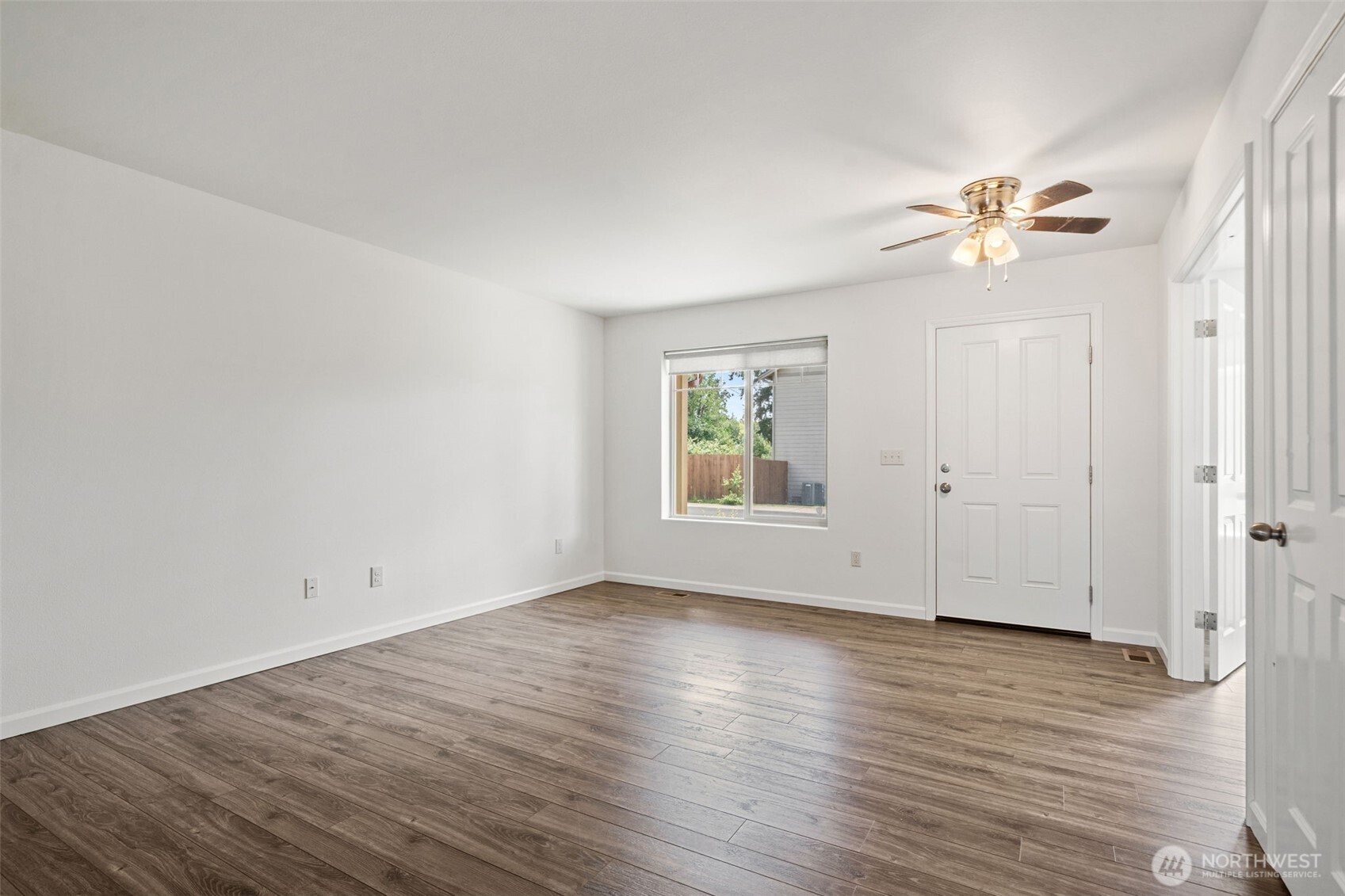 220 Ne Tronson Circle Property Photo 4