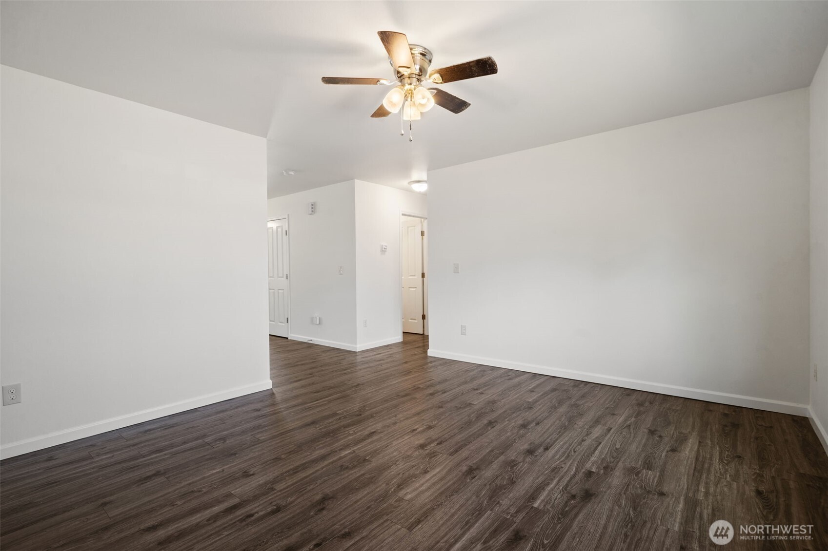 220 Ne Tronson Circle Property Photo 6