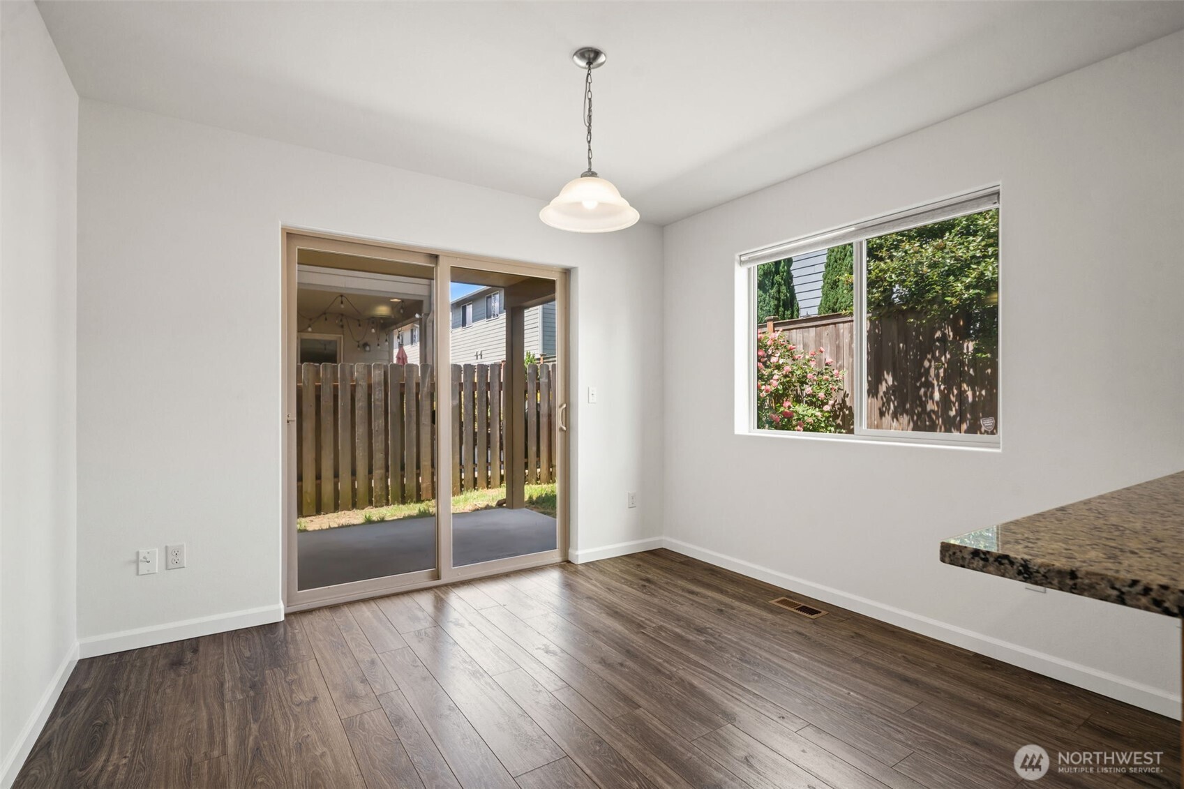 220 Ne Tronson Circle Property Photo 12