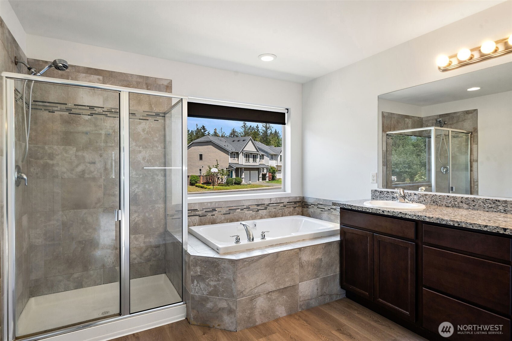 220 Ne Tronson Circle Property Photo 14