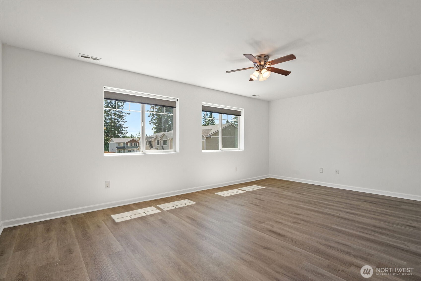 220 Ne Tronson Circle Property Photo 17
