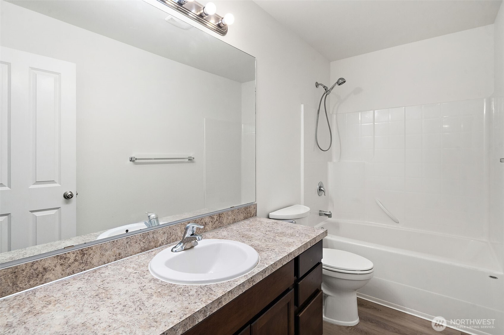 220 Ne Tronson Circle Property Photo 27