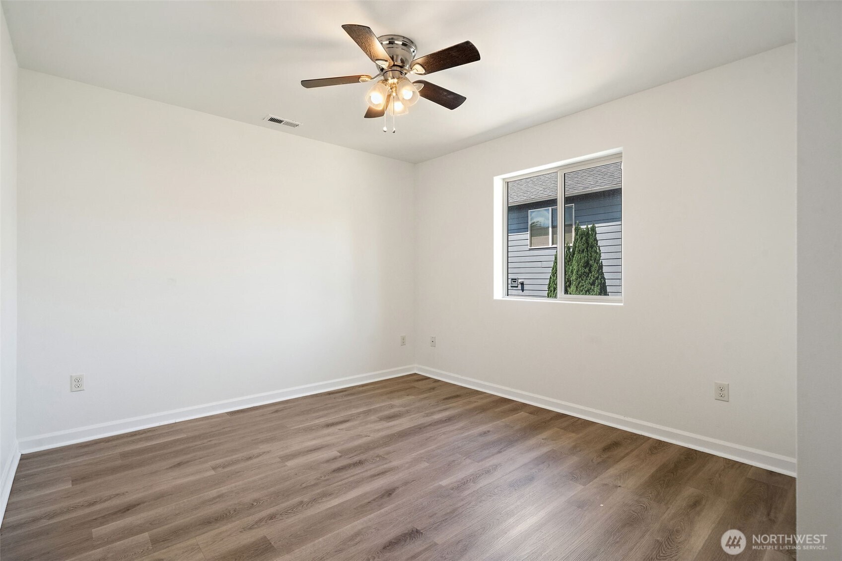 220 Ne Tronson Circle Property Photo 31
