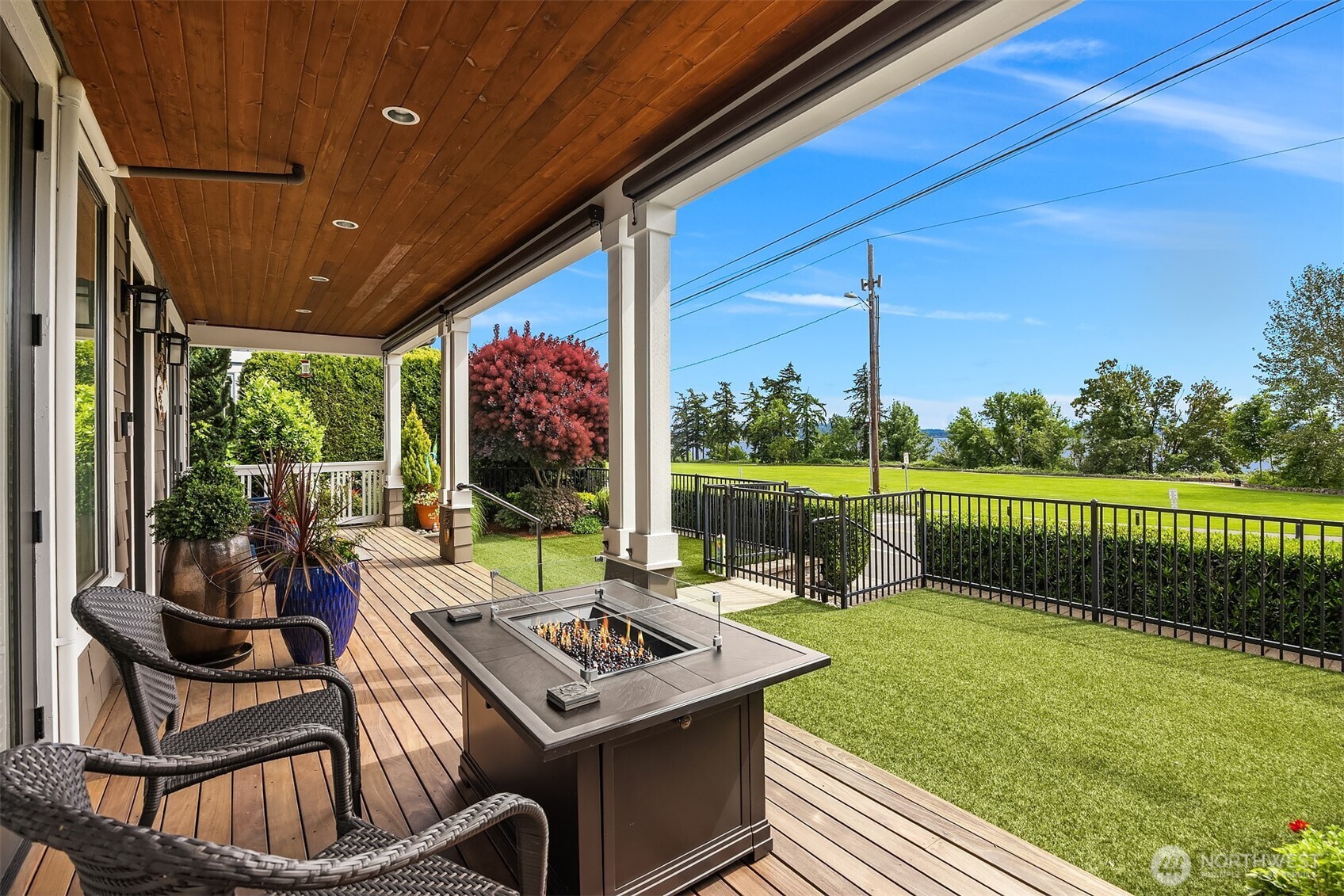 150 Waverly Way Property Photo 1