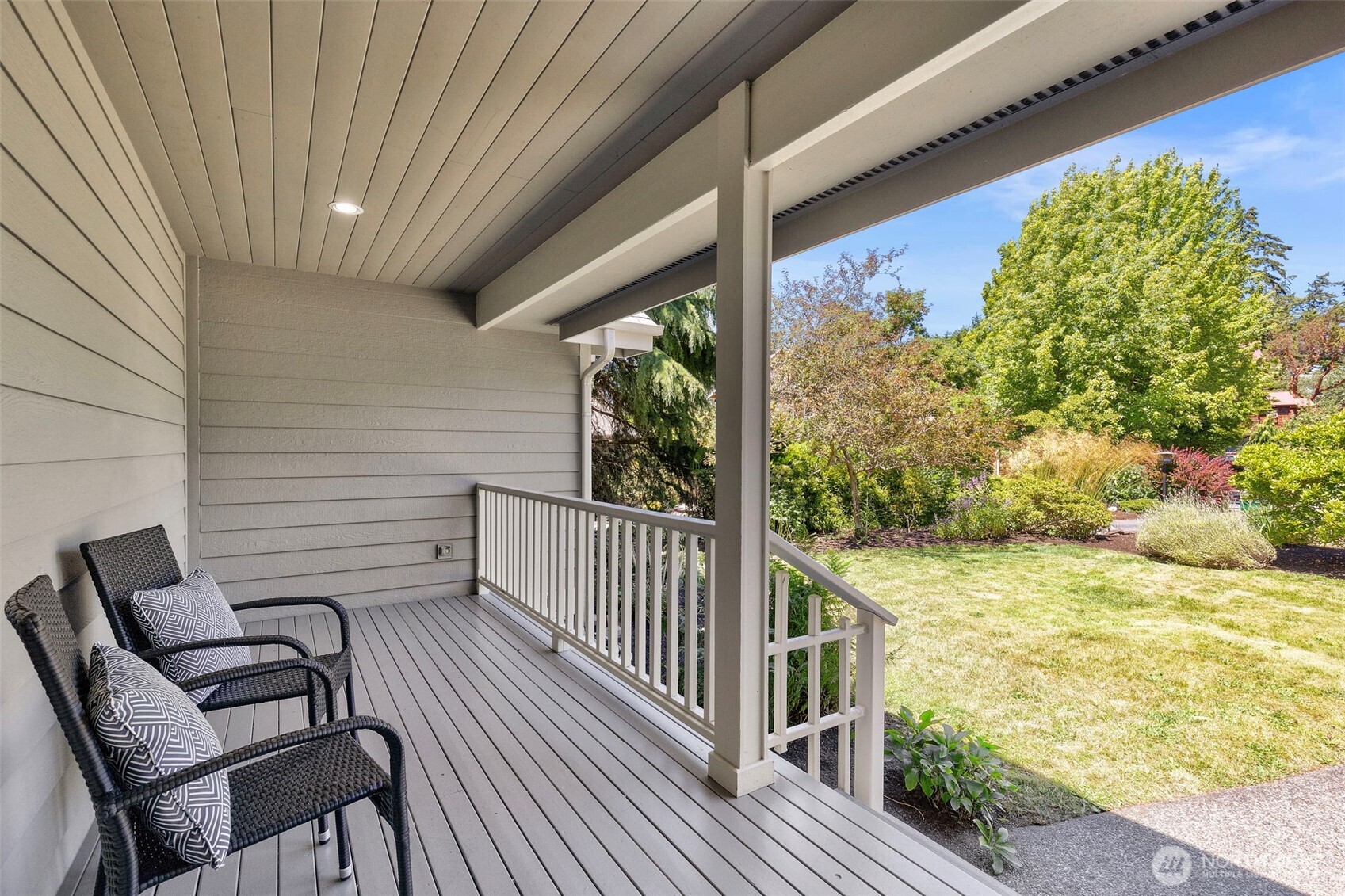 1757 Maple Street Property Photo 3