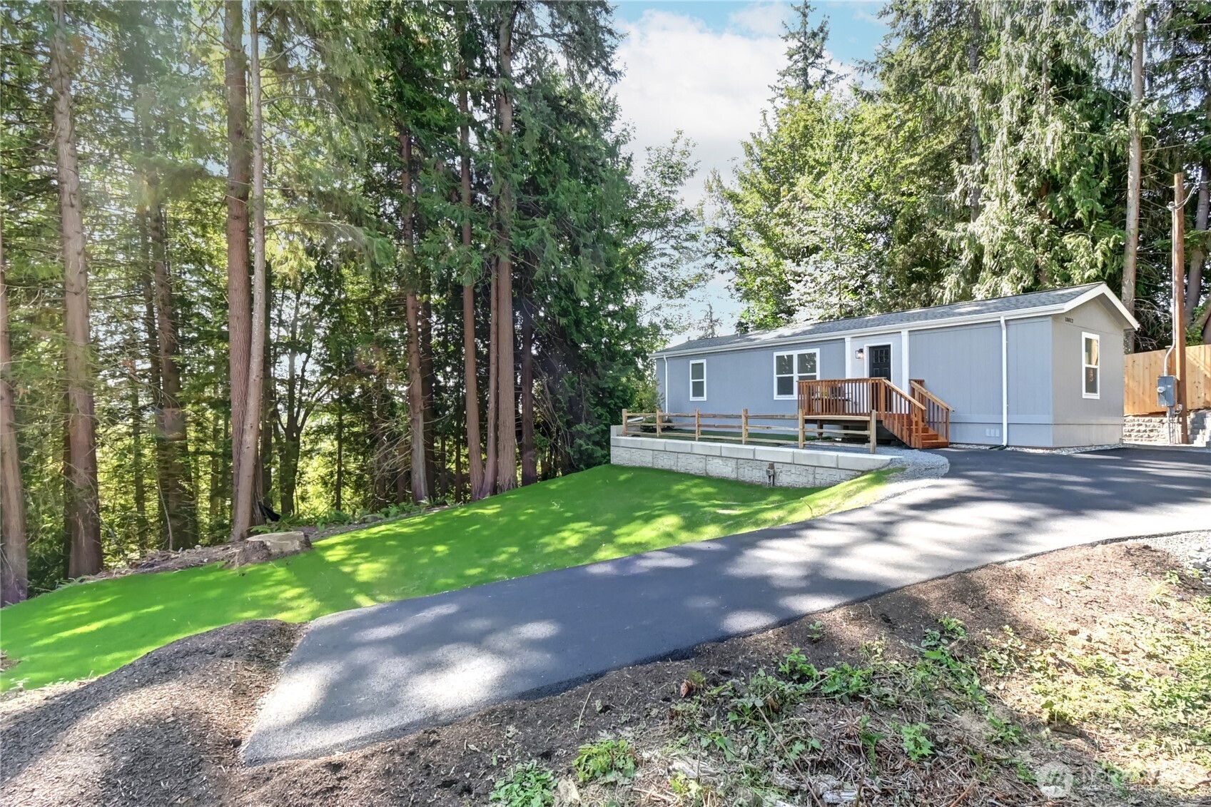 18012 123 Place Property Photo 3