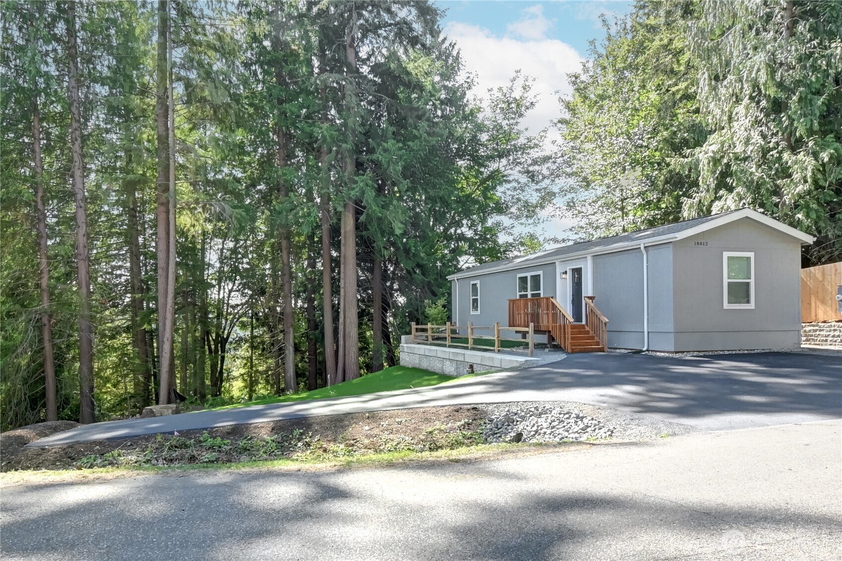 18012 123 Place Property Photo 4