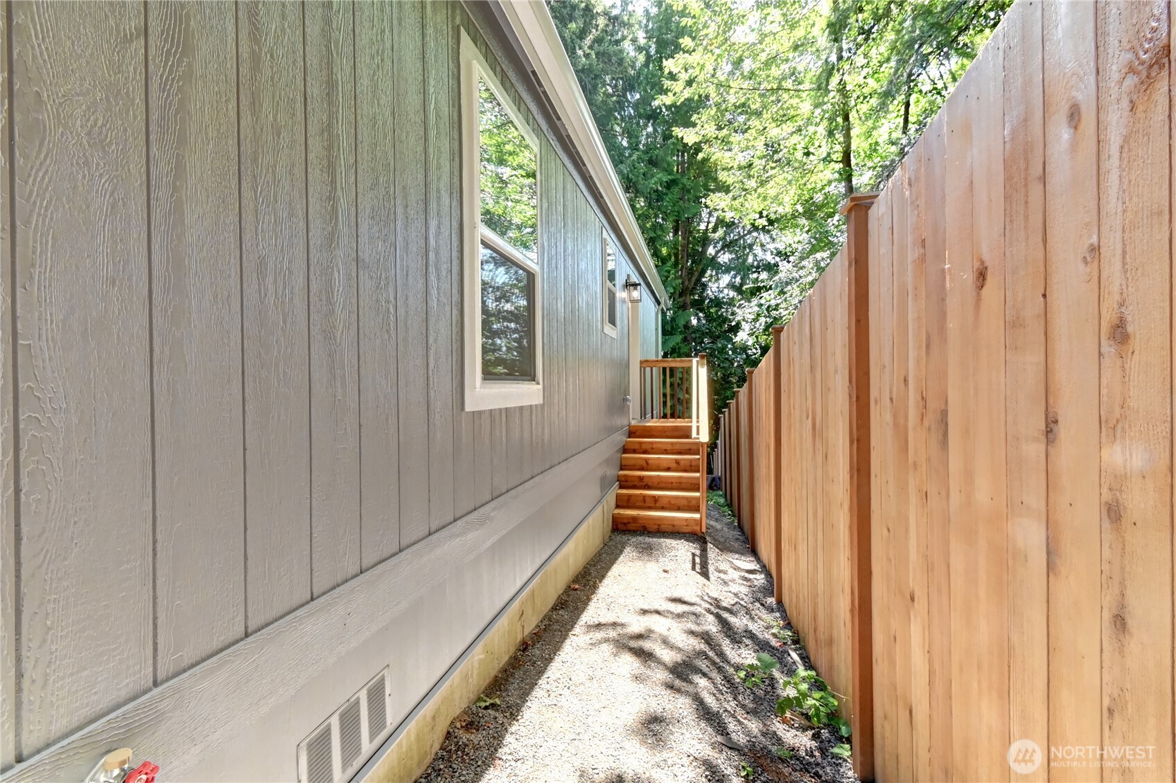 18012 123 Place Property Photo 12