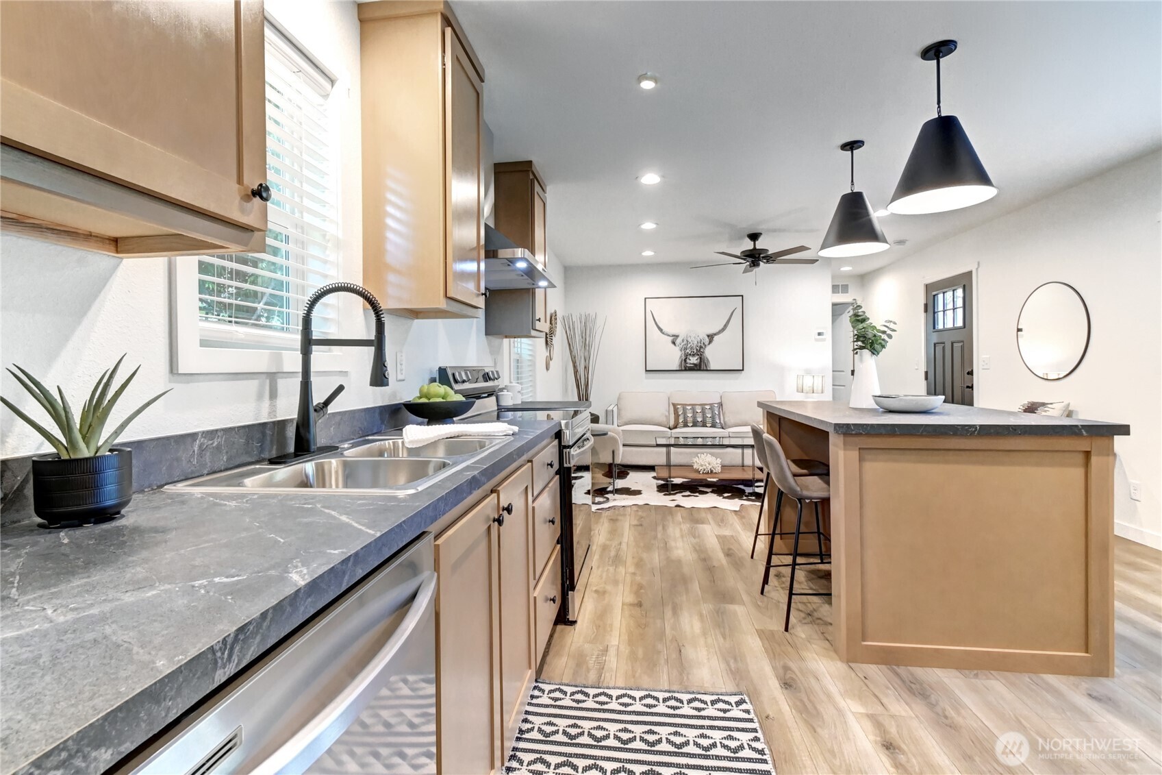 18012 123 Place Property Photo 16