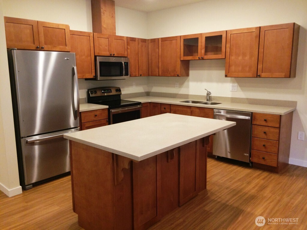 502 First Street 208 Property Photo 4