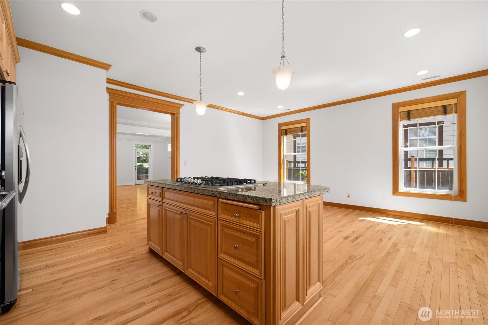 2575 Ne Park Drive Property Photo 11
