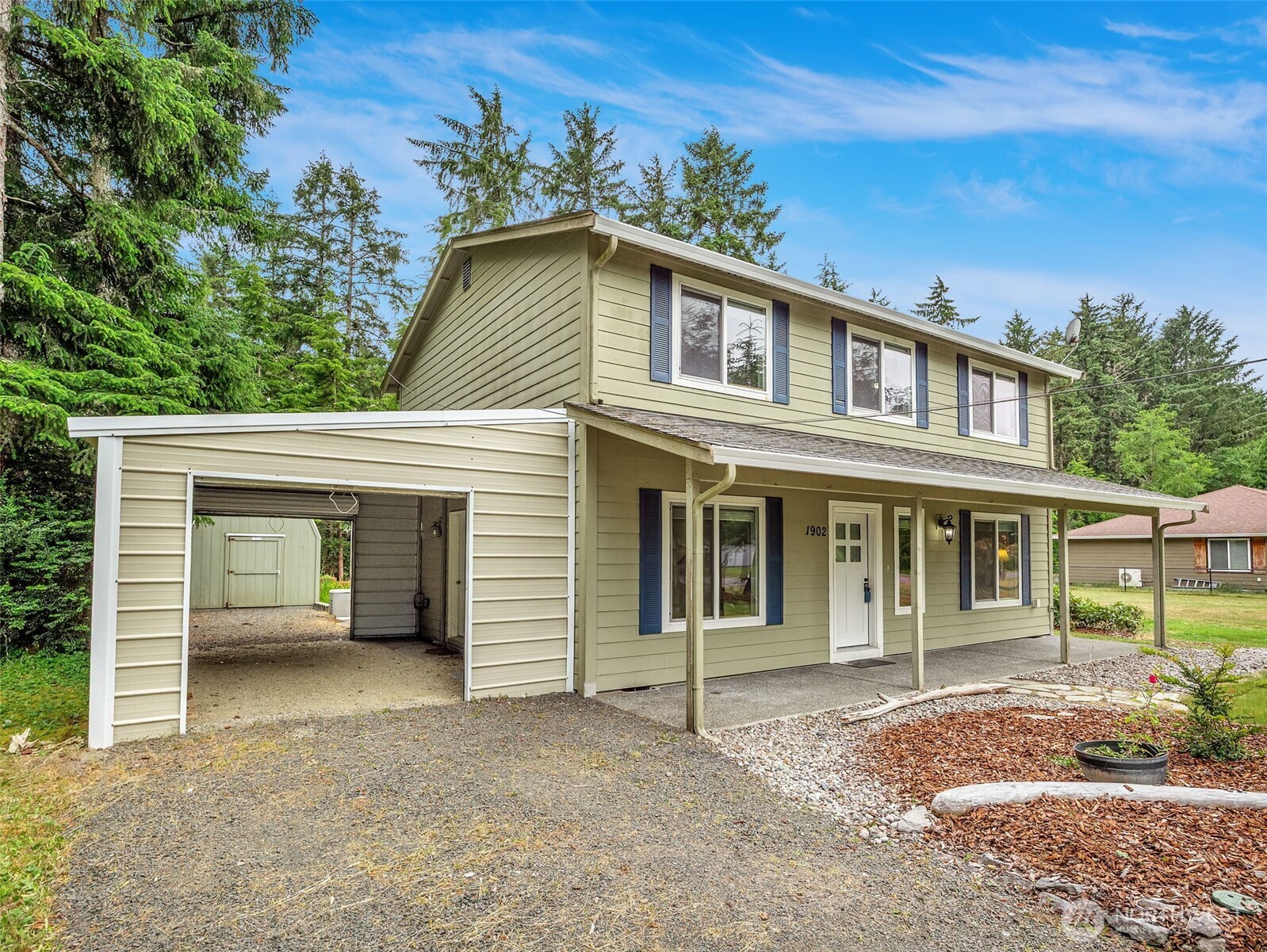 1902 194th Street Property Photo 2