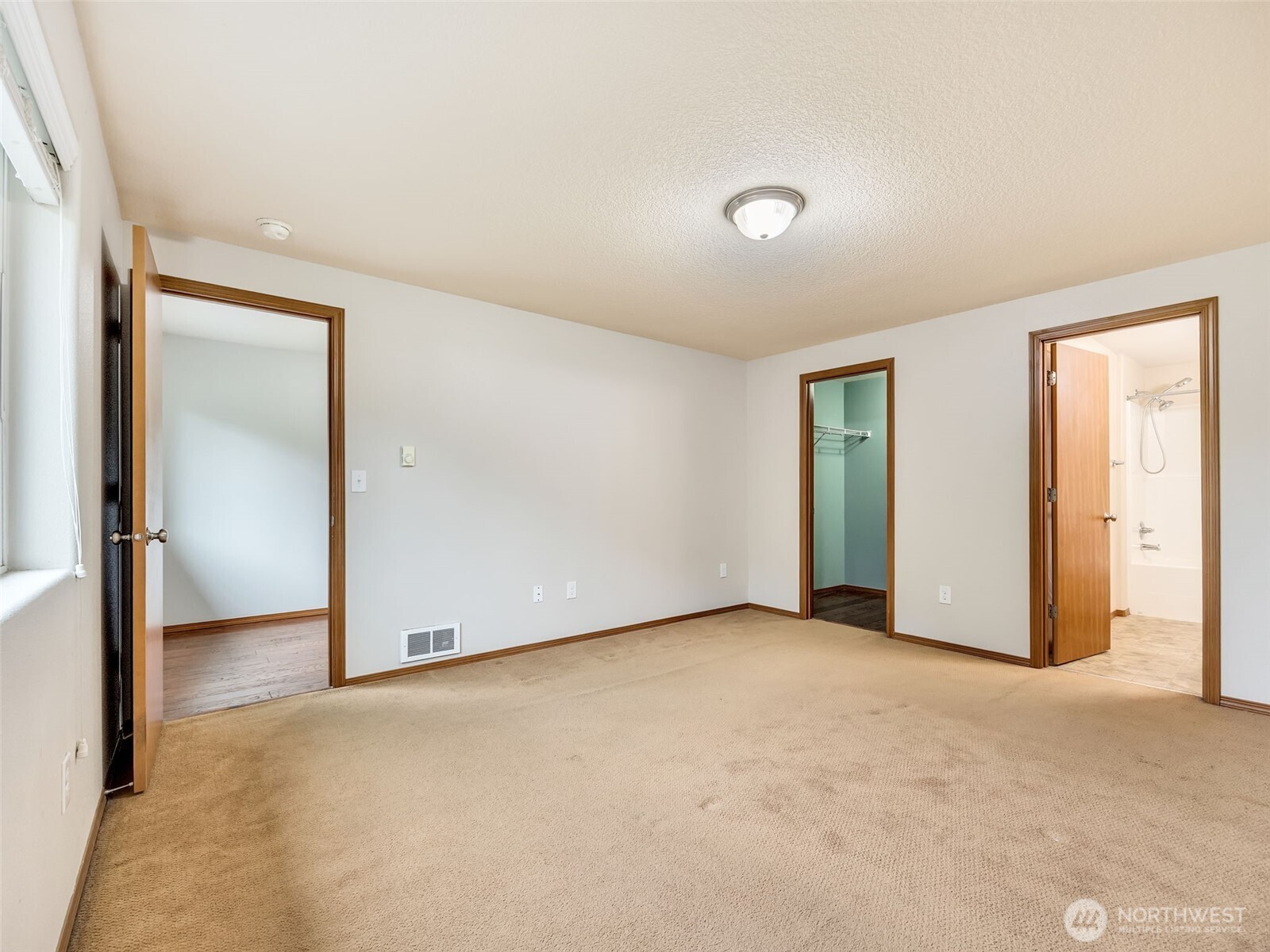1902 194th Street Property Photo 17