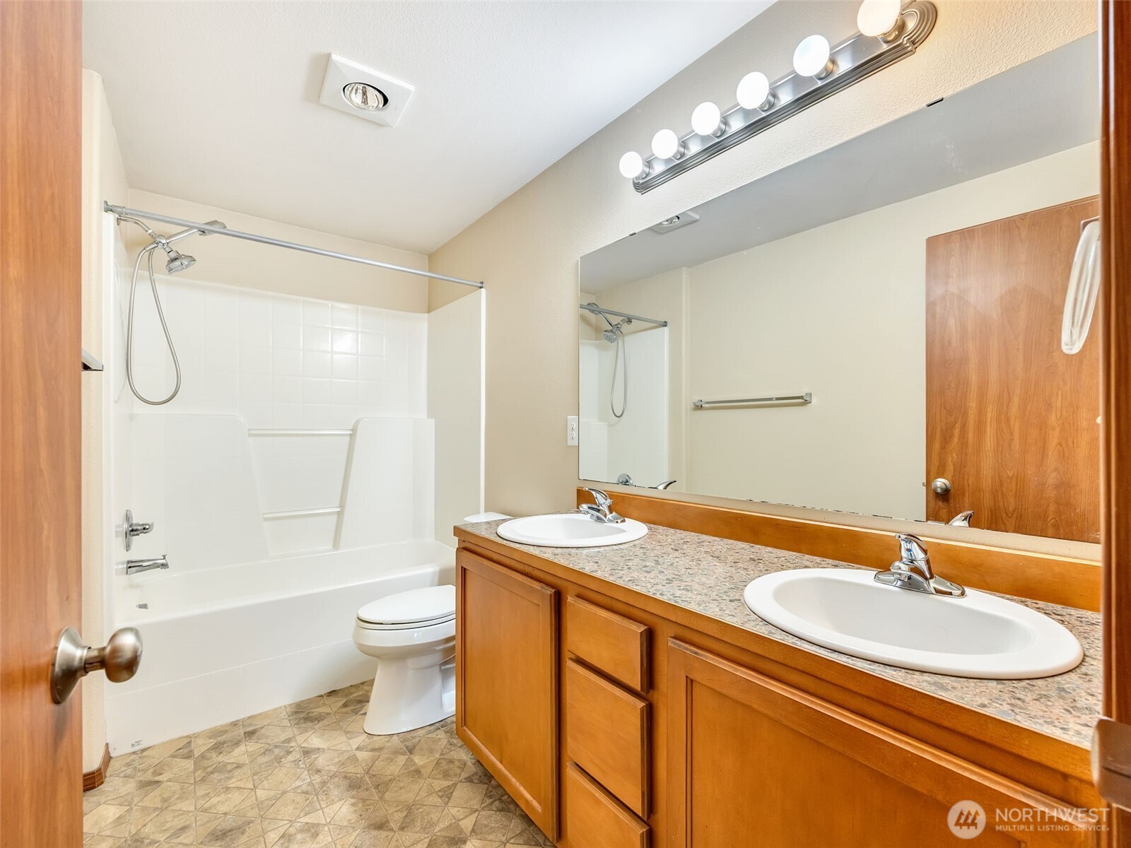 1902 194th Street Property Photo 19