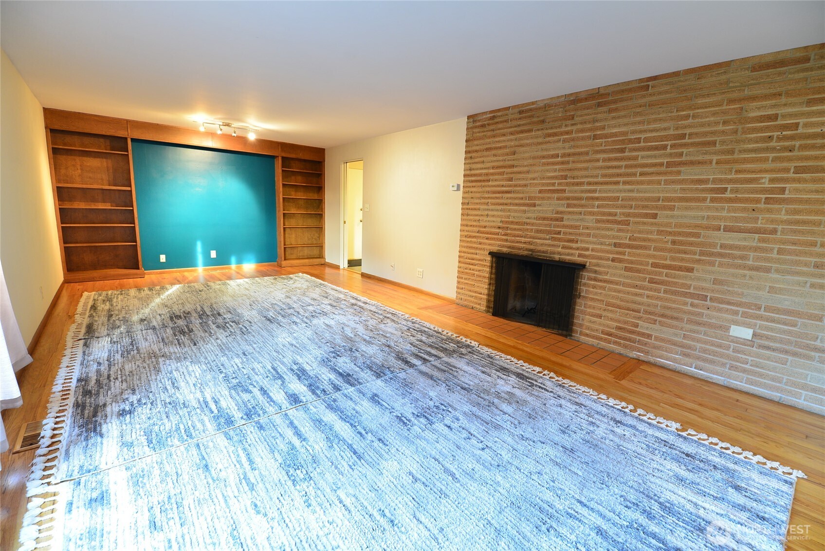 2228 Merchant Property Photo 7
