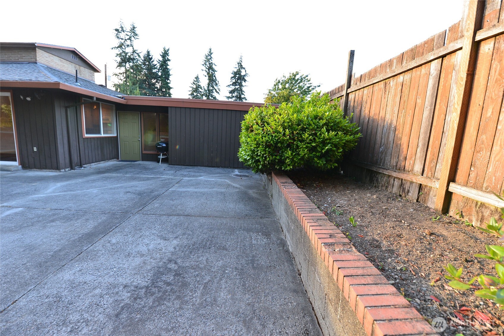 2228 Merchant Property Photo 22