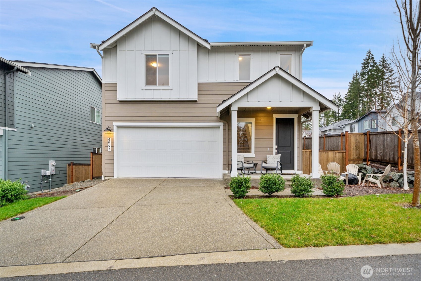 4597 Hibiscus Circle Property Photo 1