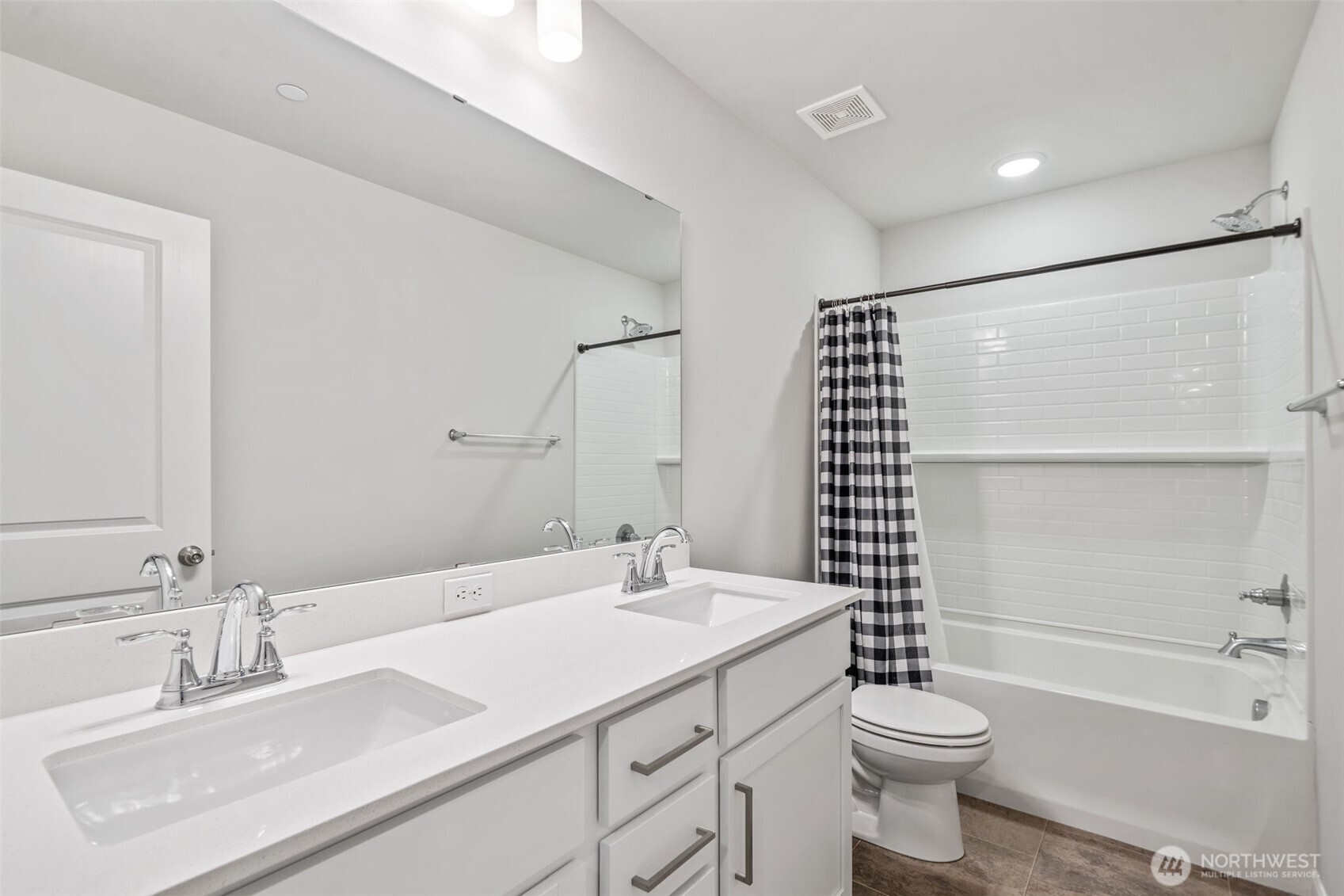4597 Hibiscus Circle Property Photo 17