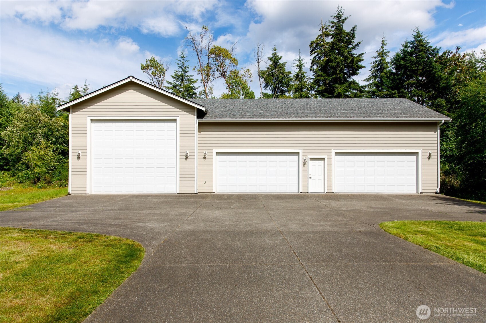 7226 Marvin Road Property Photo 4