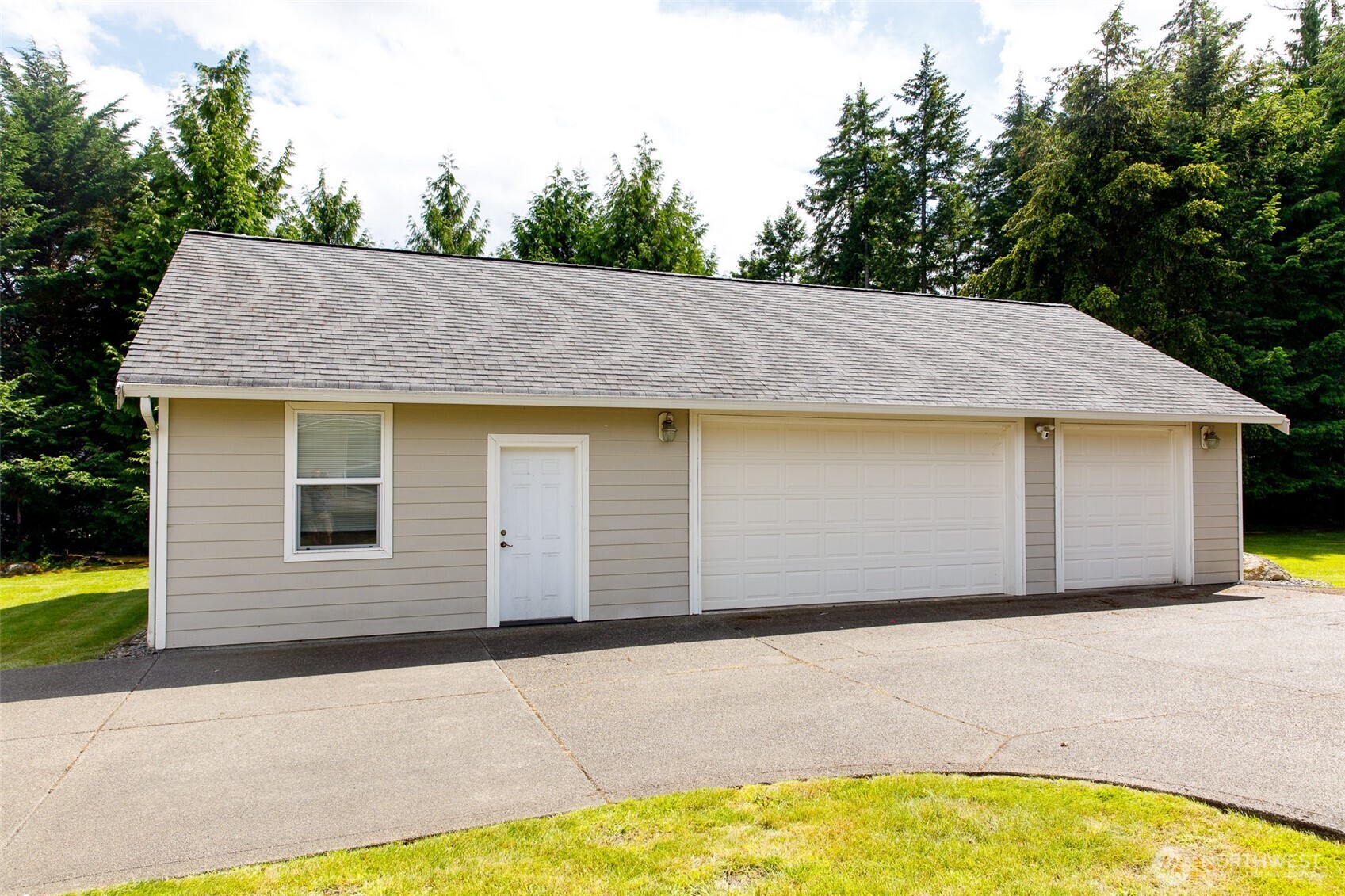 7226 Marvin Road Property Photo 5