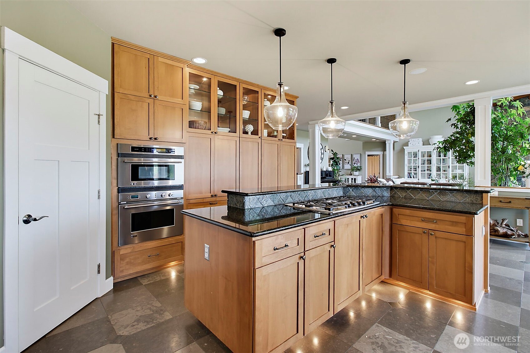 6402 Fairway Place Property Photo 16