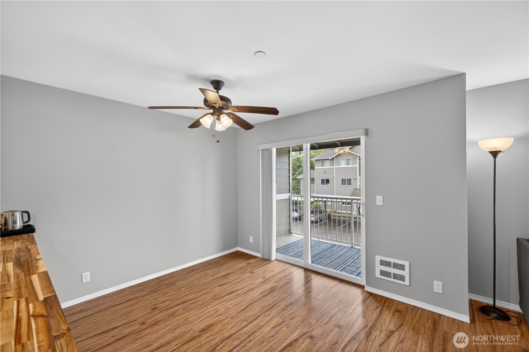 1670 Sw Mulberry Drive B302 Property Photo 6