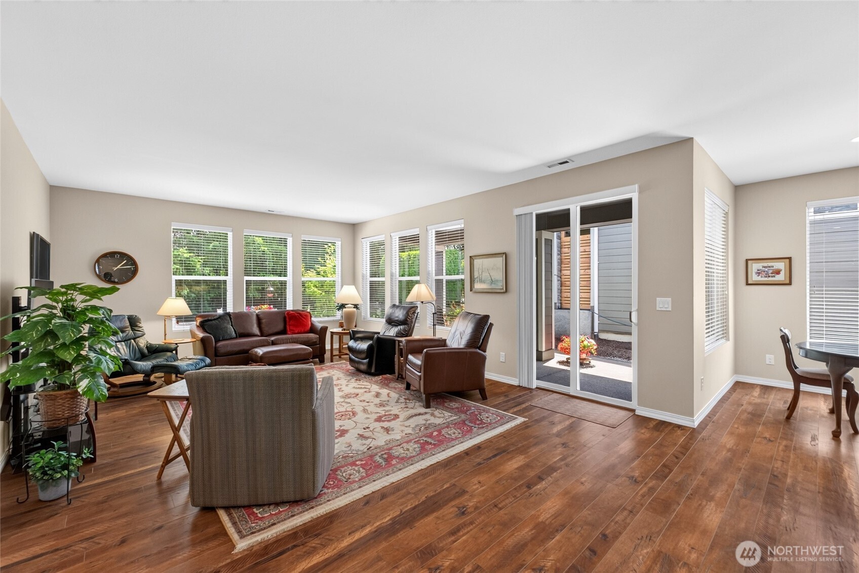 8551 Vashon Drive Property Photo 4