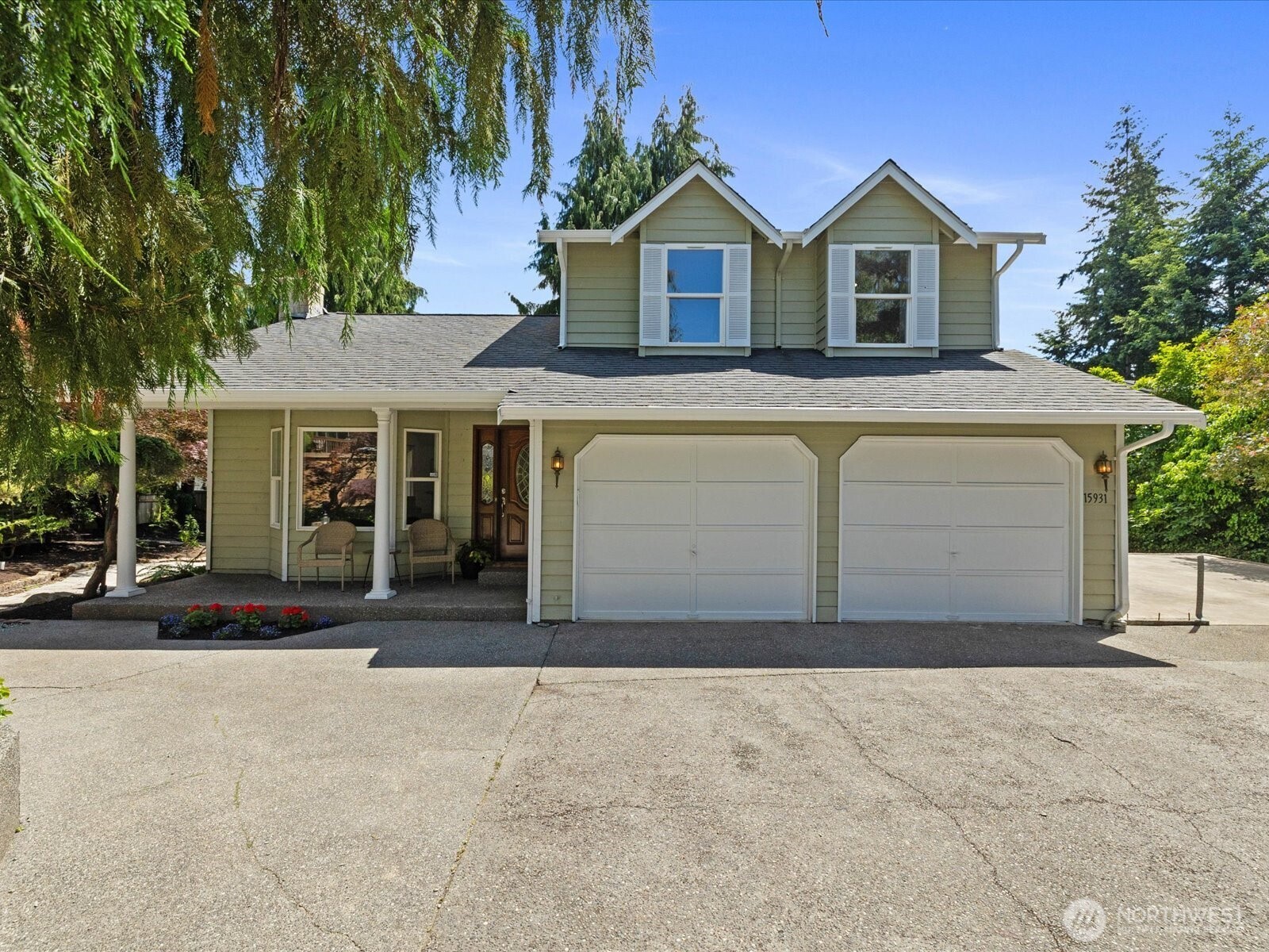 15931 2nd Place Property Photo 1