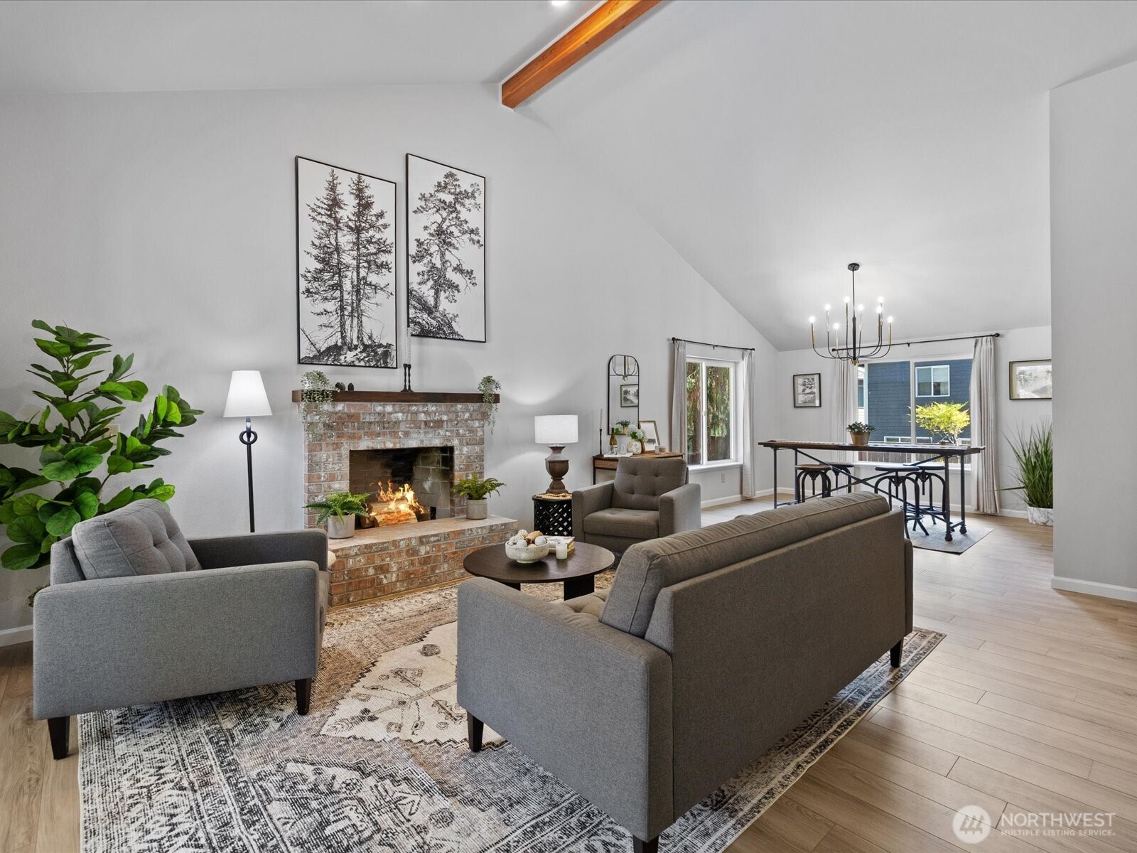 15931 2nd Place Property Photo 2