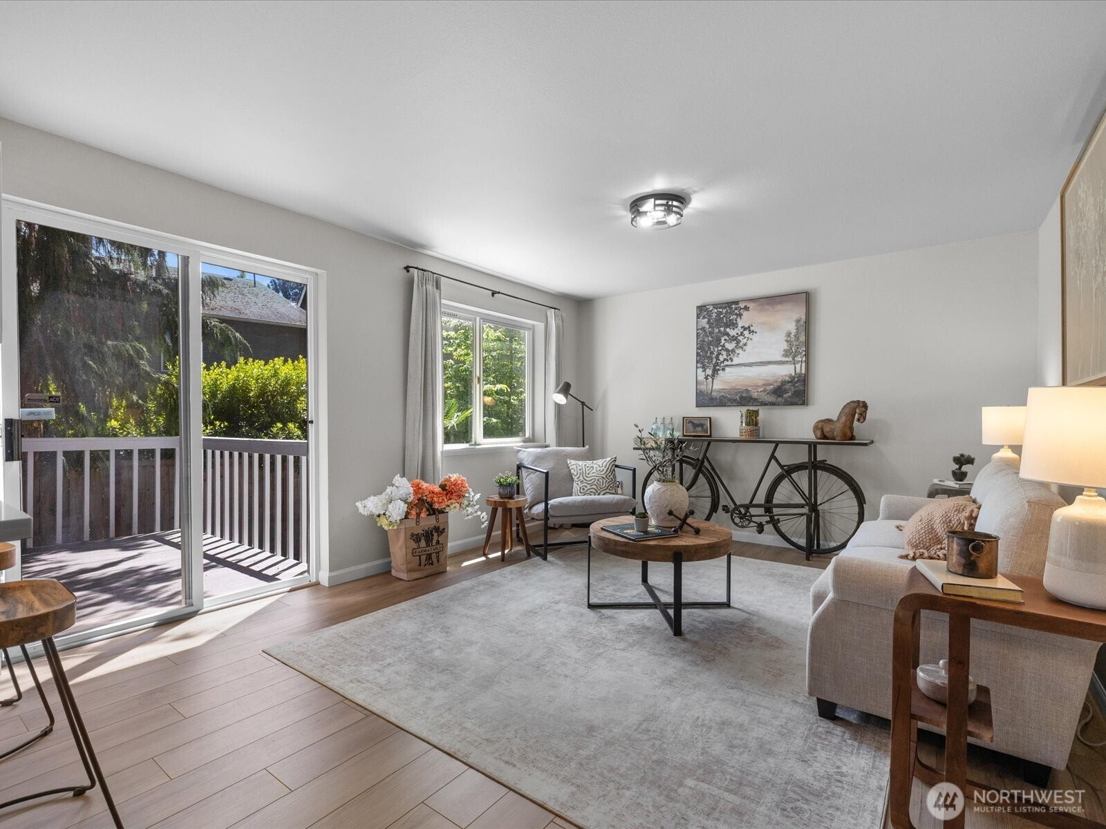 15931 2nd Place Property Photo 7
