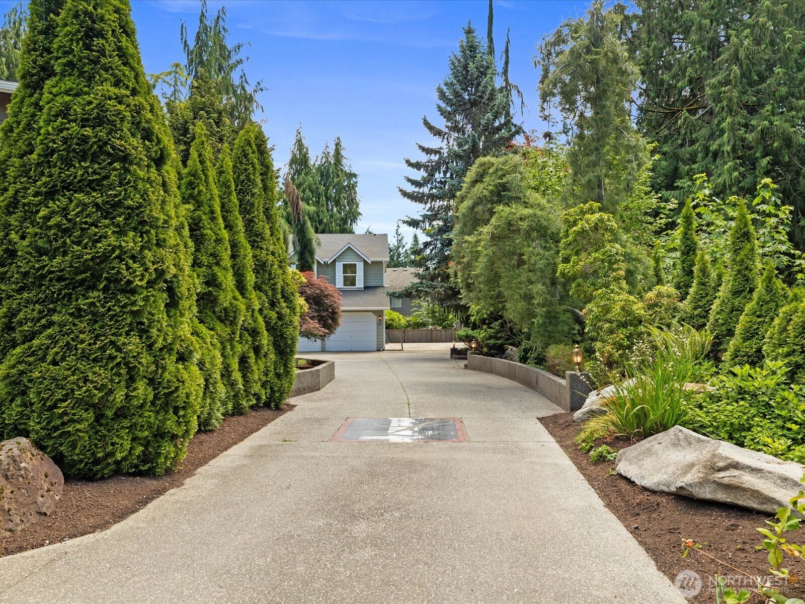 15931 2nd Place Property Photo 8