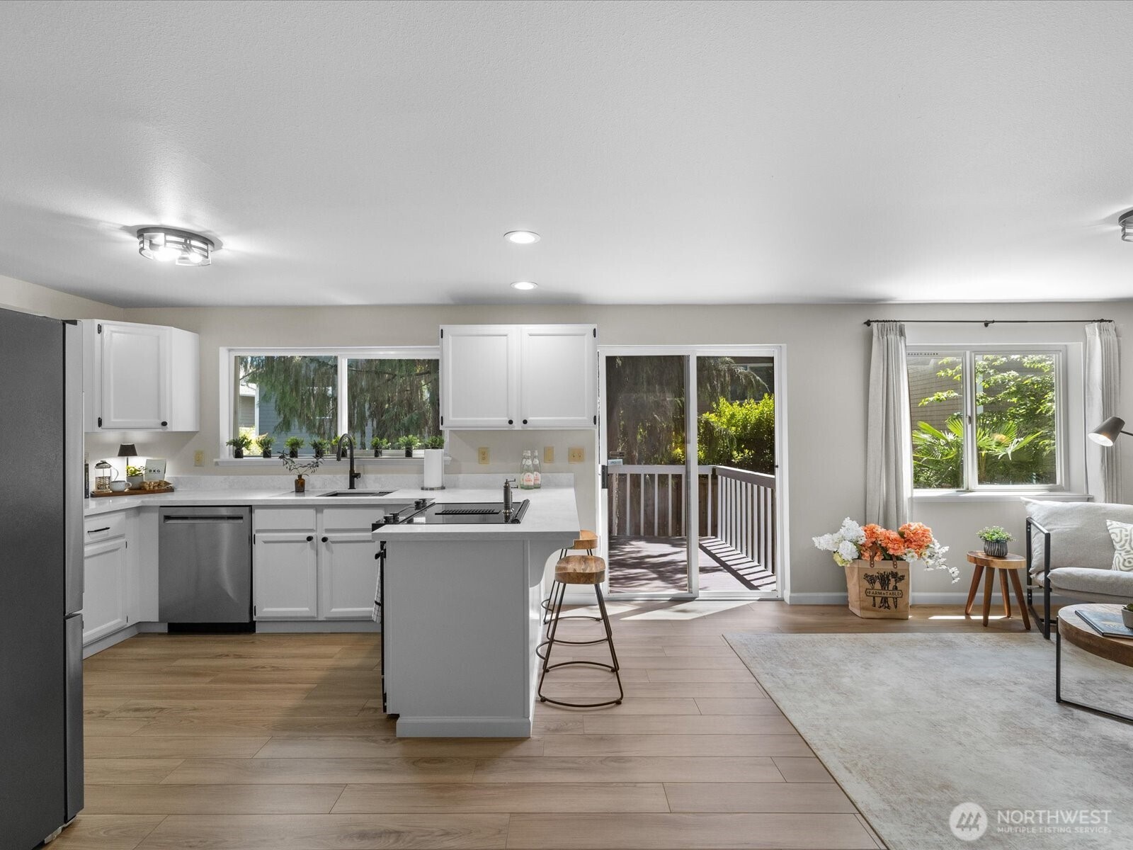 15931 2nd Place Property Photo 25