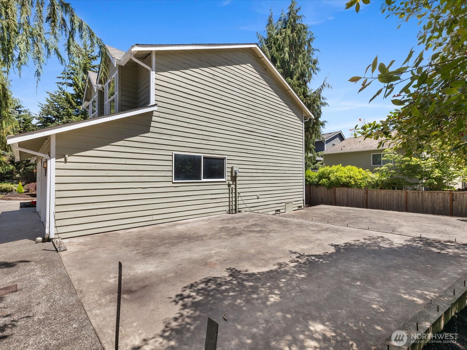 15931 2nd Place Property Photo 27