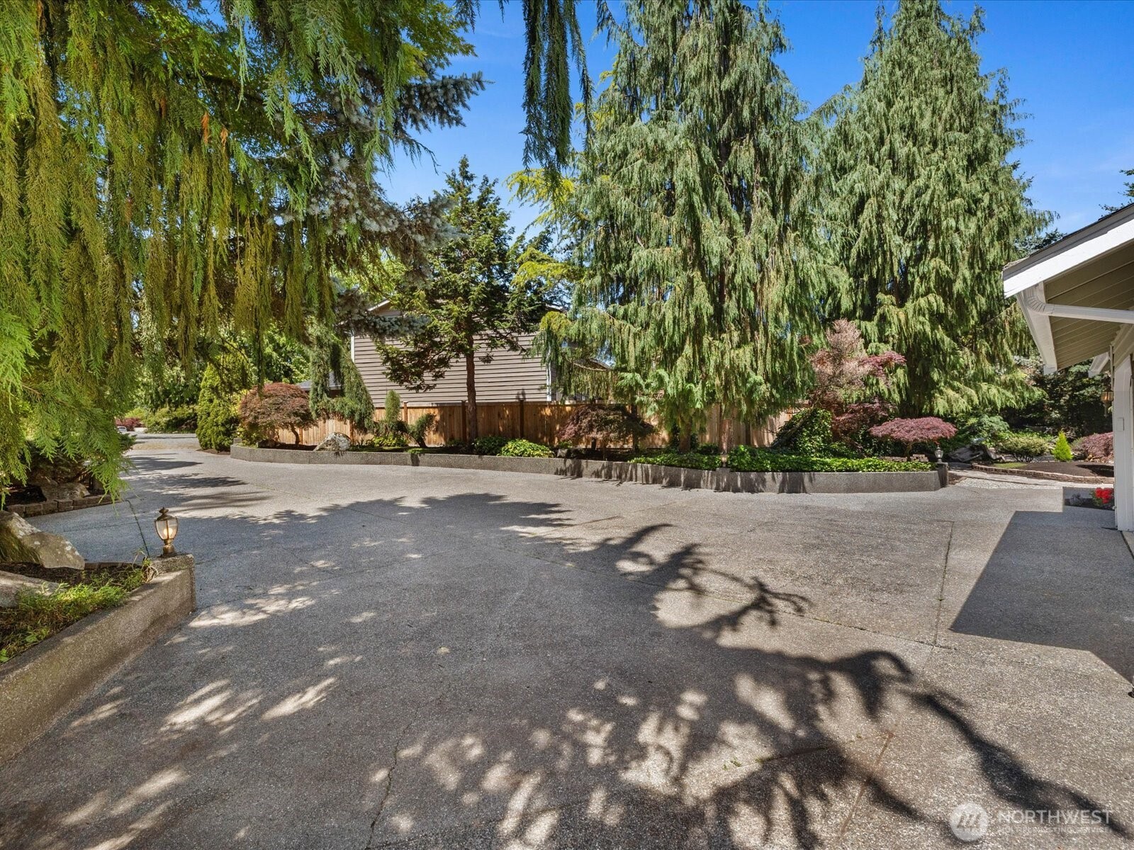 15931 2nd Place Property Photo 28