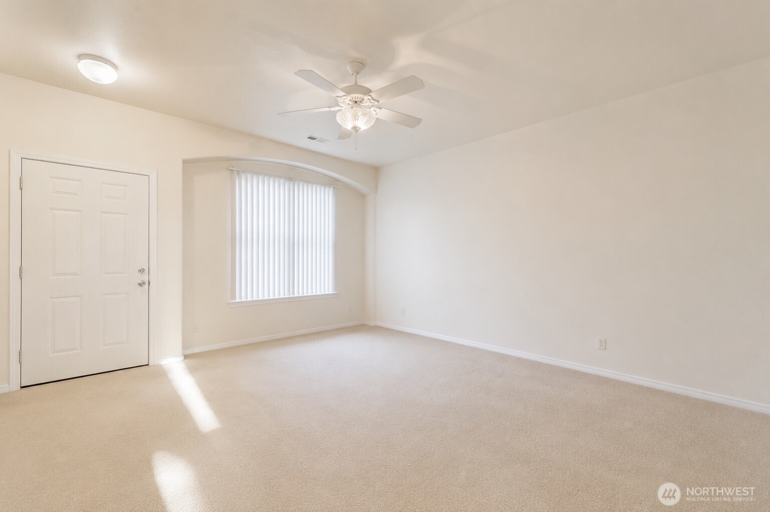 721 Wellington Avenue Property Photo 3