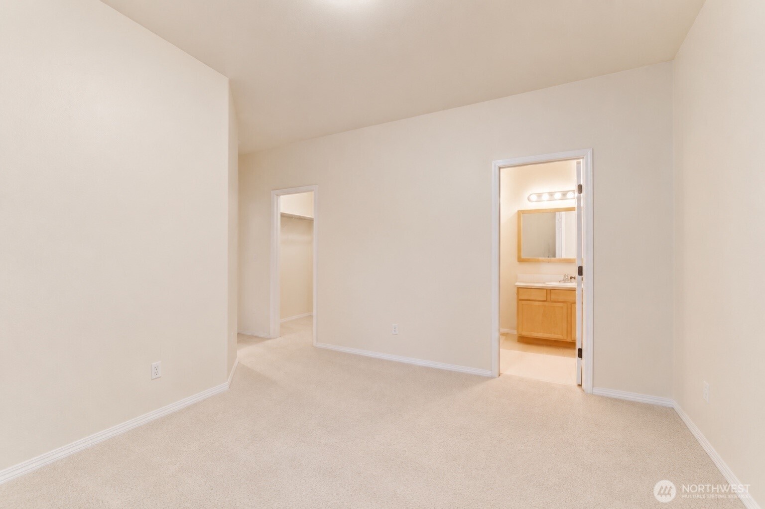 721 Wellington Avenue Property Photo 6