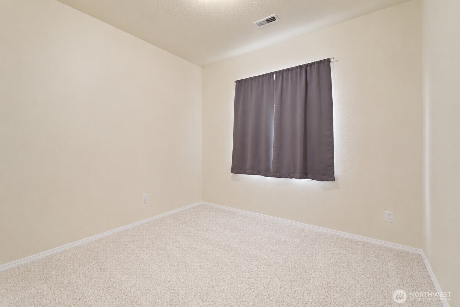 721 Wellington Avenue Property Photo 9