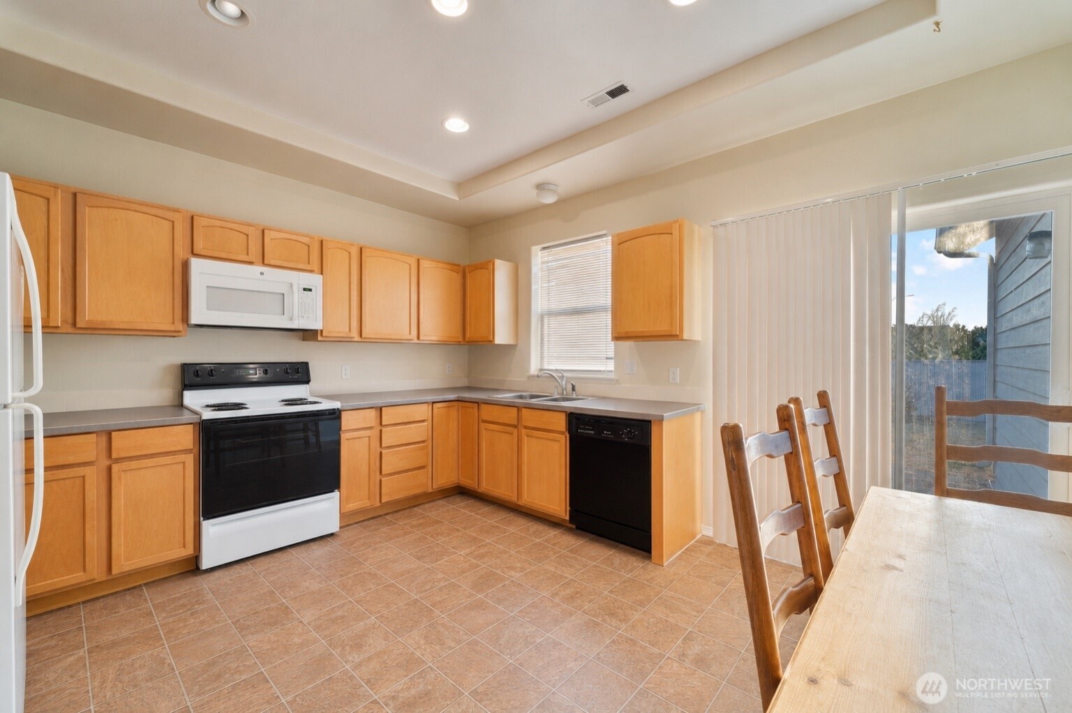 721 Wellington Avenue Property Photo 10