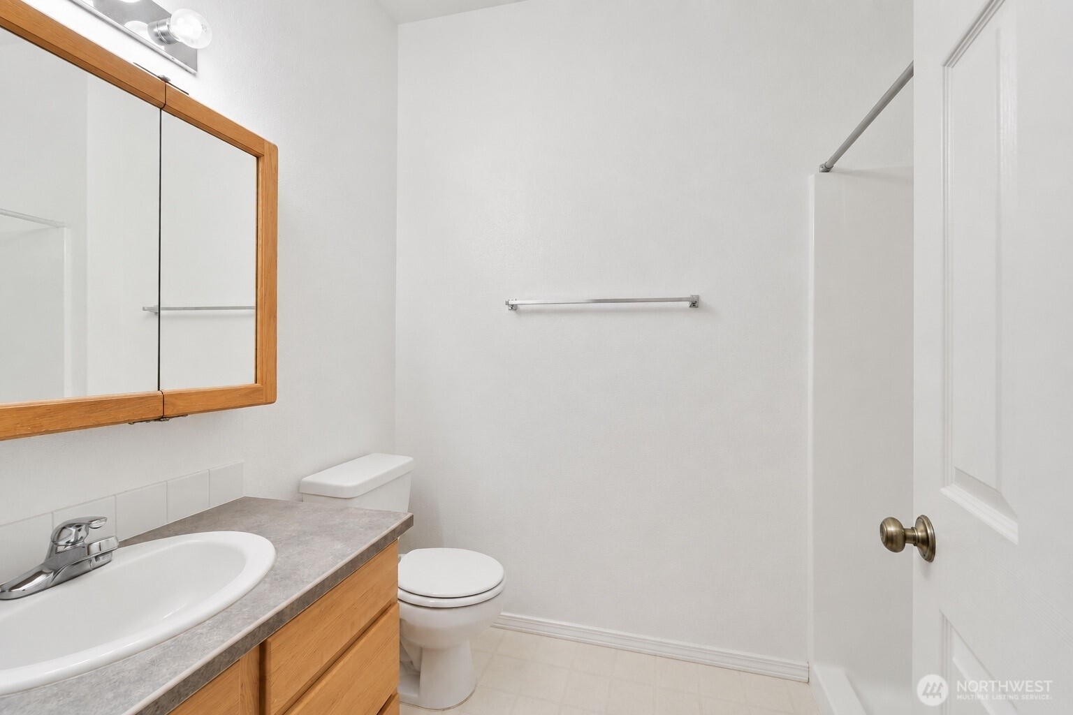 721 Wellington Avenue Property Photo 11